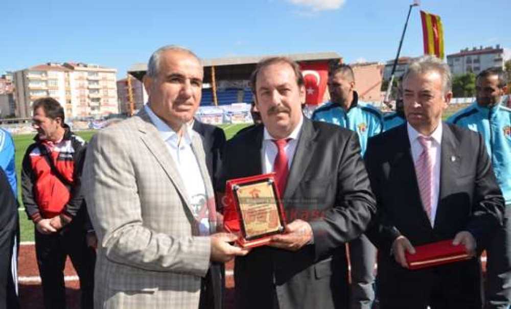 Çorluspor 1947 Sahaya İndi