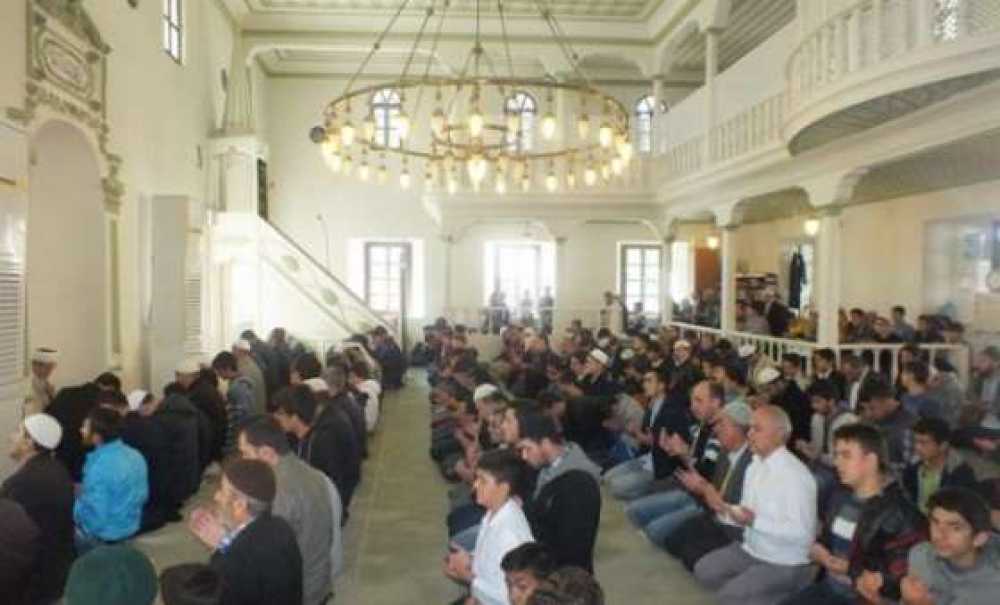 Çorlu`daki Din Görevlileri Fatih Camiinde Gençlerle Buluştu