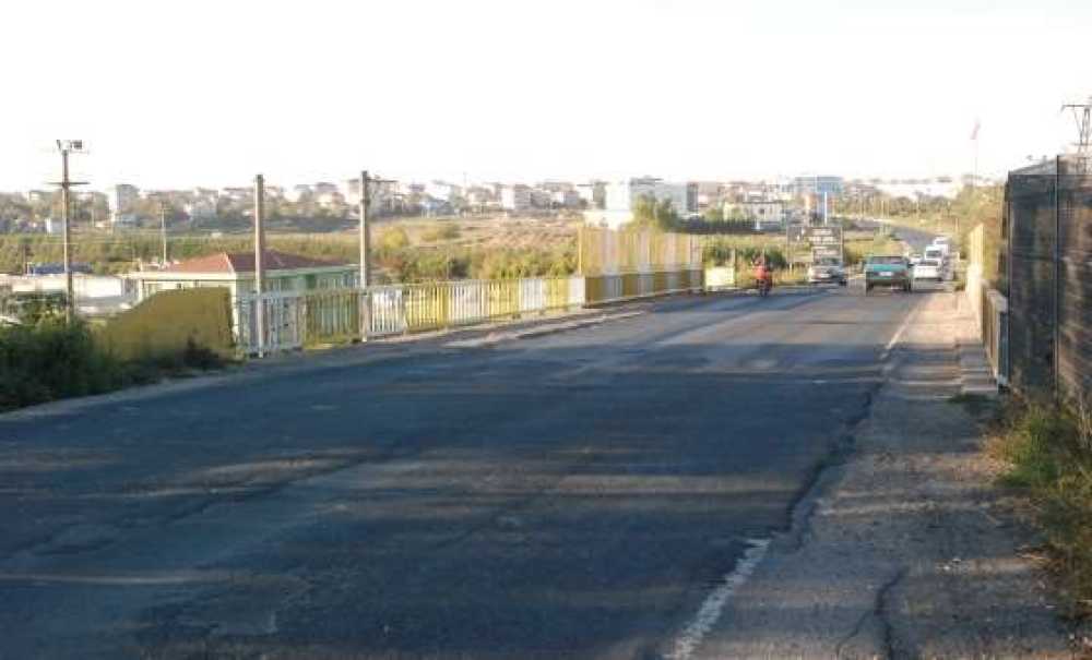 İki Köprüde Korkutuyor