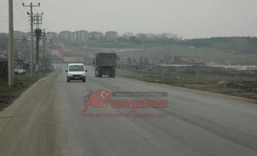 Çizgileri Ve Uyarı Levhaları Olmayan Yol Kazalara Davetiye Çıkarıyor