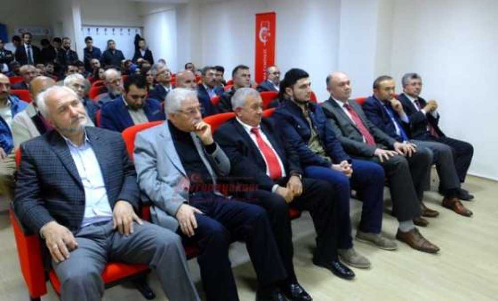 Milletvekili Macid'ten “Siyaset Arenası'nda Gençlerin Rolü Ve Önemi'' Konferansı