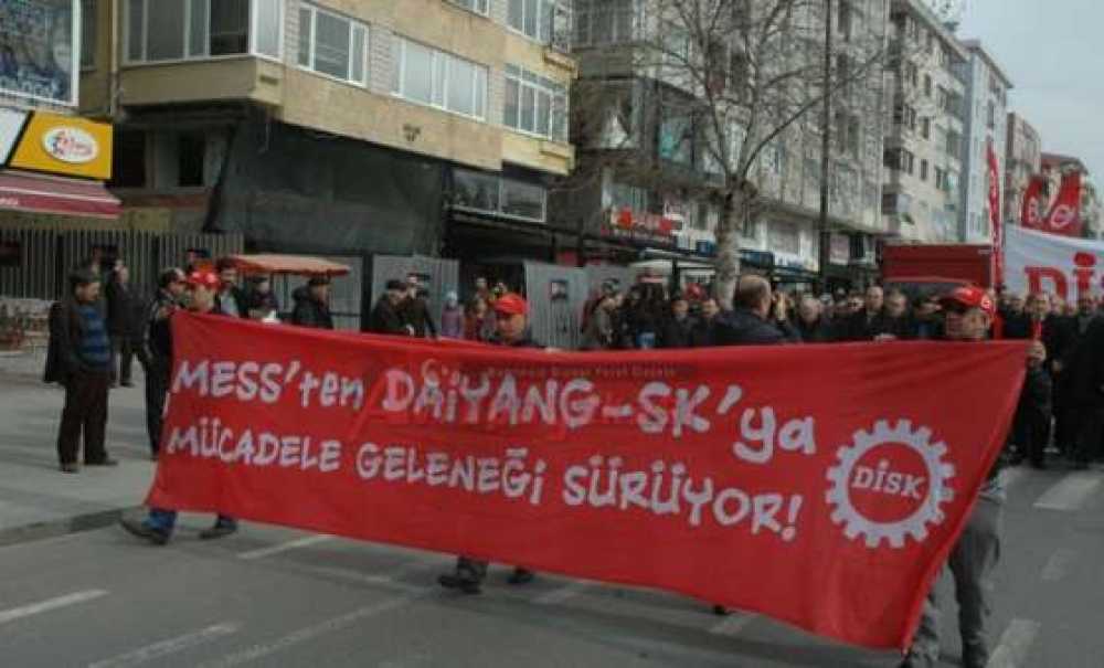 Disk Kuruluşunun 46. Yıldönümünü Çorlu`da Grevdeki İşçilerle Kutladı