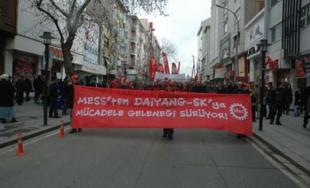 Disk Kuruluşunun 46. Yıldönümünü Çorlu`da Grevdeki İşçilerle Kutladı