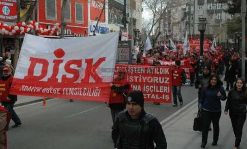 Disk Kuruluşunun 46. Yıldönümünü Çorlu`da Grevdeki İşçilerle Kutladı