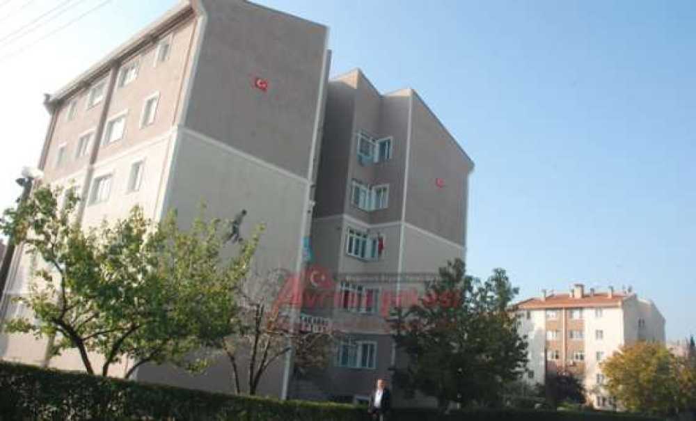 Göçmenler Atatürk Sevgisini Binalarına İşledi