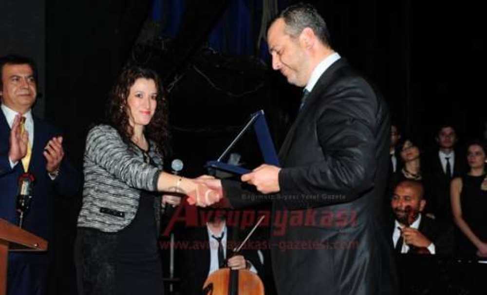 İştrak`dan Sakatlar Derneği İlkokulu Yararına Yeşilçam Müzikleri Konseri