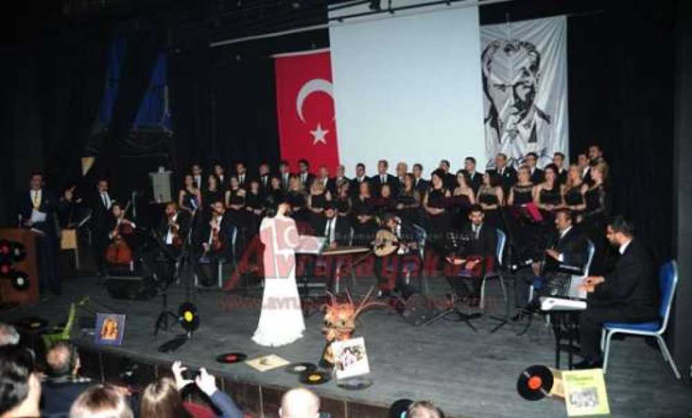 İştrak`dan Sakatlar Derneği İlkokulu Yararına Yeşilçam Müzikleri Konseri