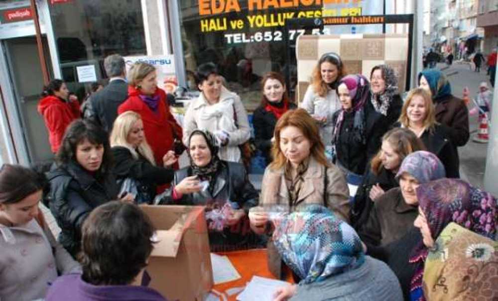 Ak Parti Çorlu Kadın Kollarından Sevgililer Günü Hediyesi