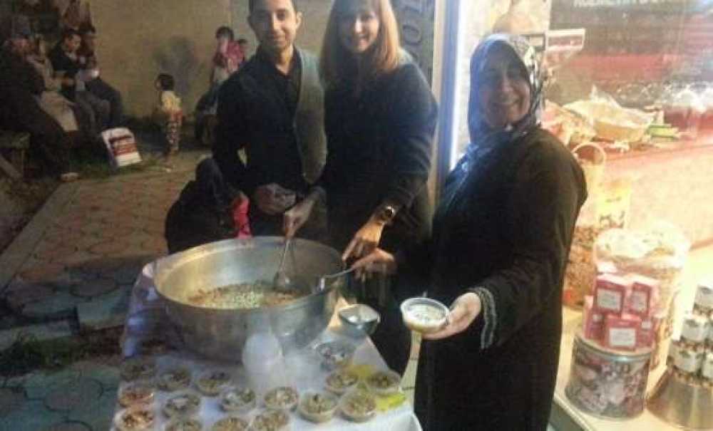 Derde Deva Şifa Evi'nden Müşterilerine Aşure İkramı