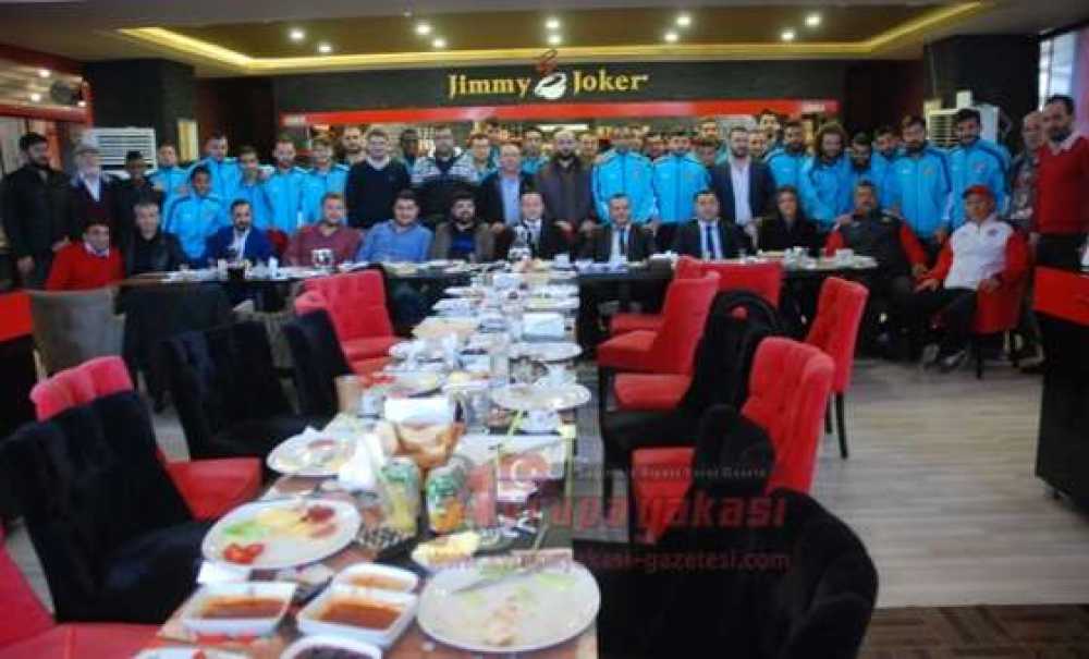İştrak Çorluspor 1947`nin Yanında