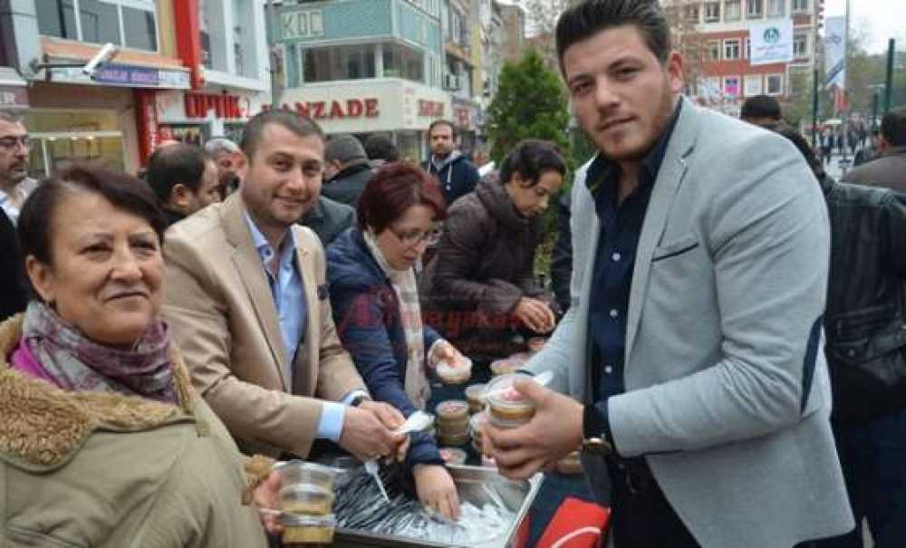 Mhp Aşure Dağıttı