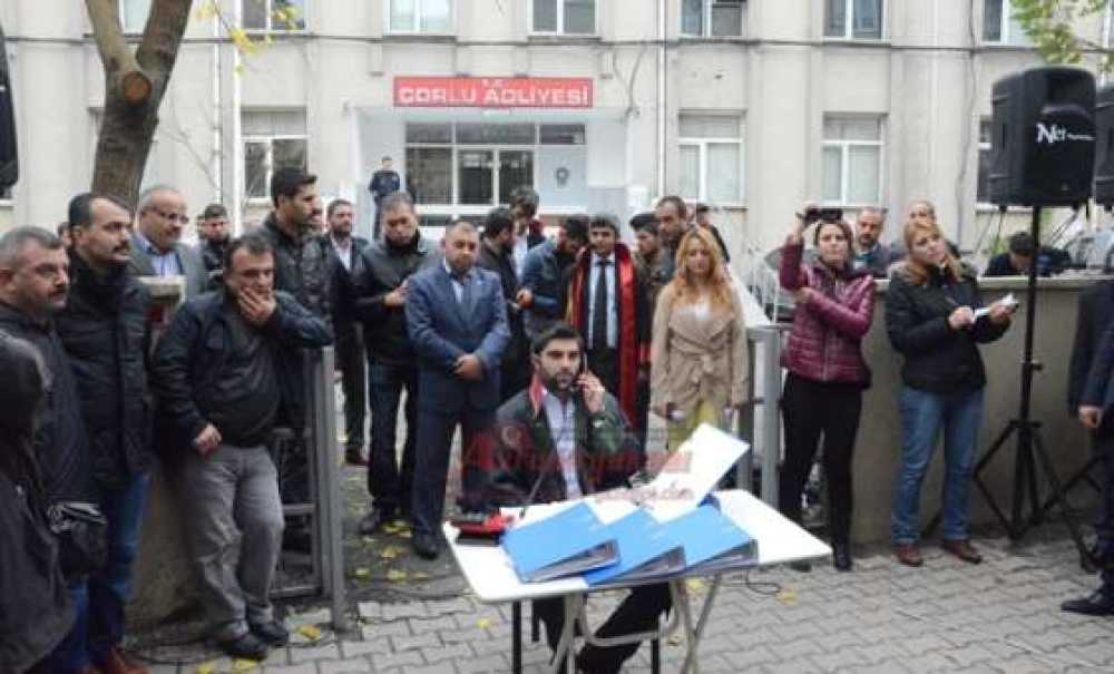 Bbp'lilerden Çorlu Adliyesi'ne Siyah Çelenk