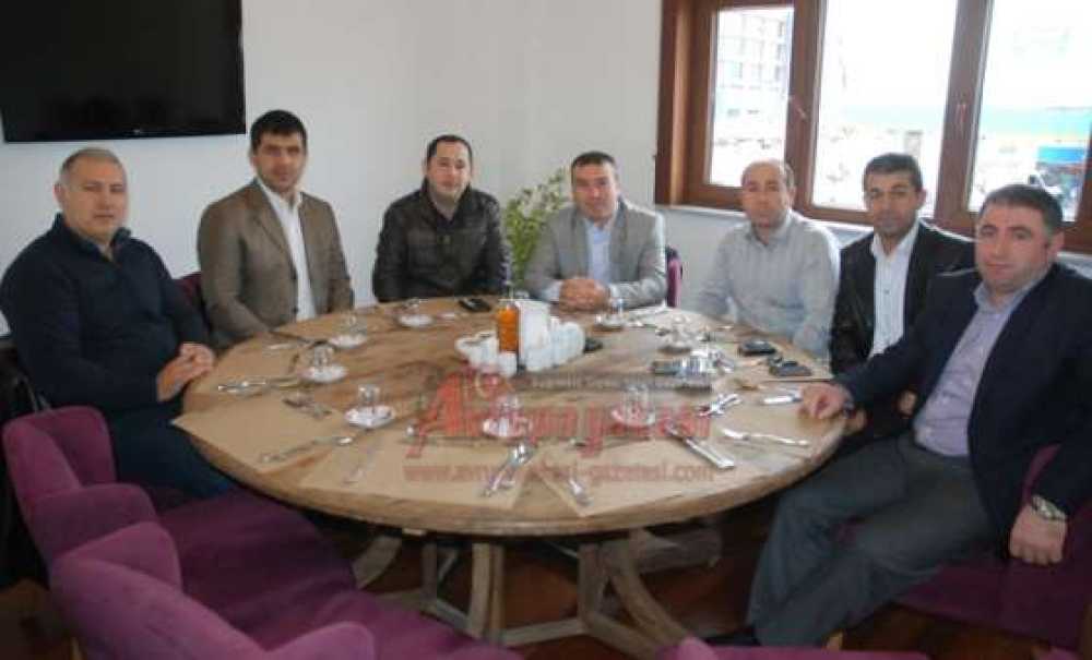 Eğitim Bir Sen Üyeleri Öğretmenler Günü Kahvaltısında Buluştu