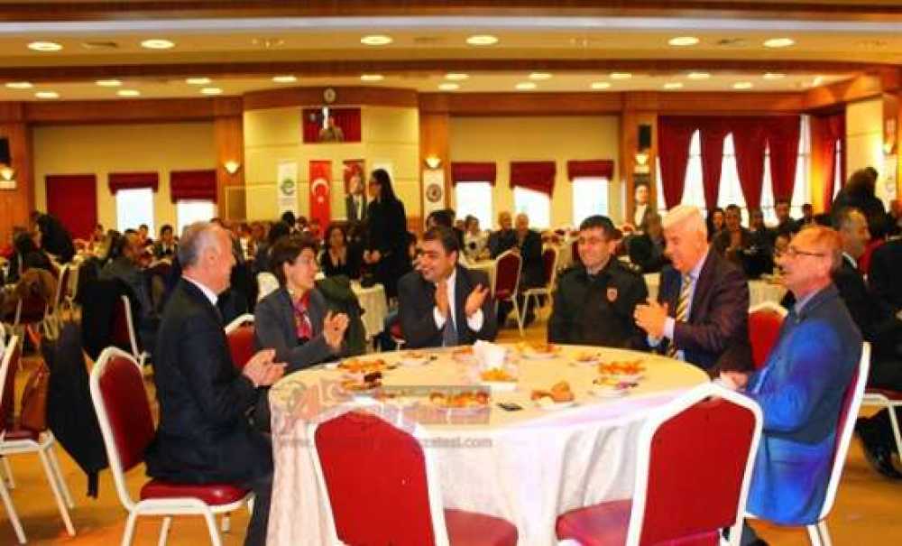 Öğretmeler Günü Nedeniyle Ergene`de Kutlama Programı Düzenlendi