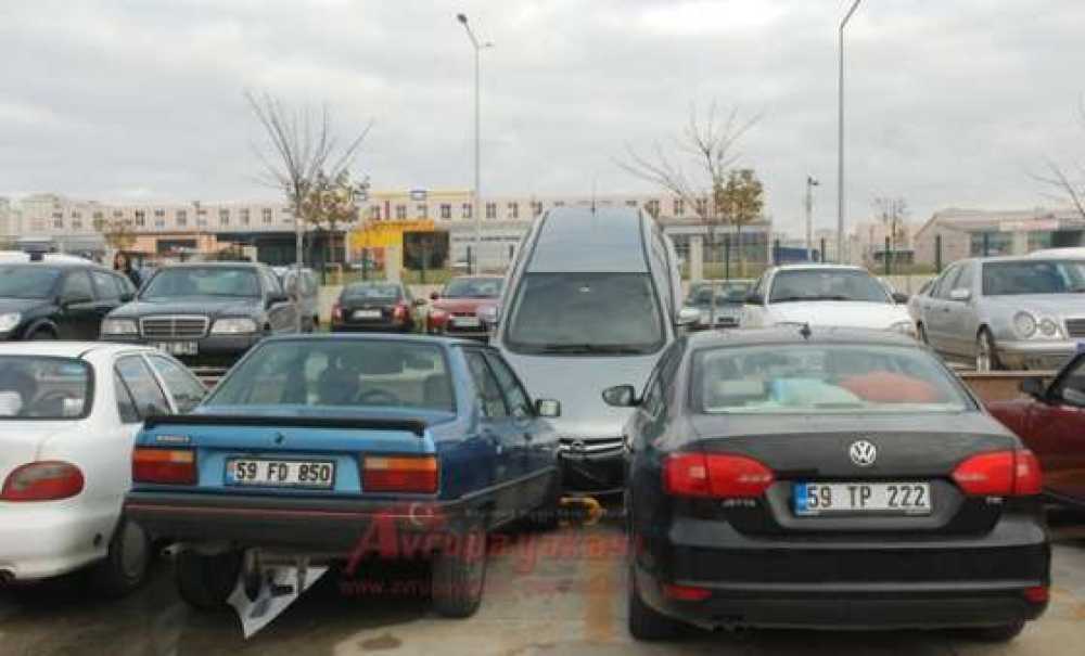 Hastane Bahçesinde Görünmez Kaza