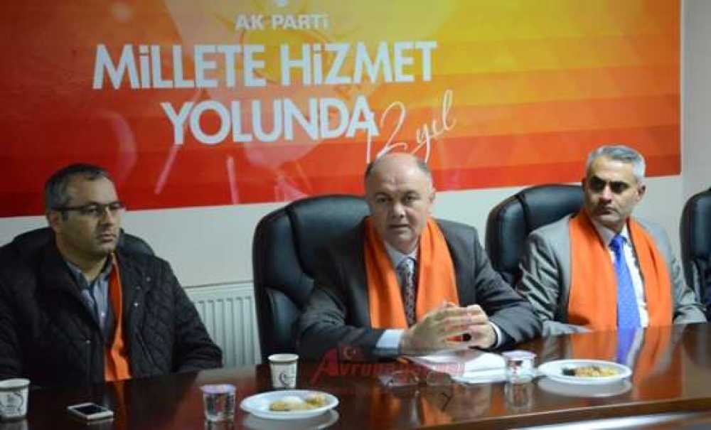Ak Parti Çorlu İlçe Teşkilatı Yeni Yönetimini Tanıttı