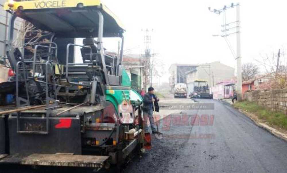 Çorlu Belediyesi Fatih Caddesi`ni Asfaltladı