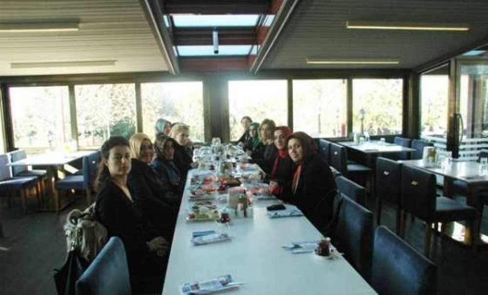 Çorlu İlim Yayma Cemiyeti Kadın Kolları Kahvaltıda Buluştu