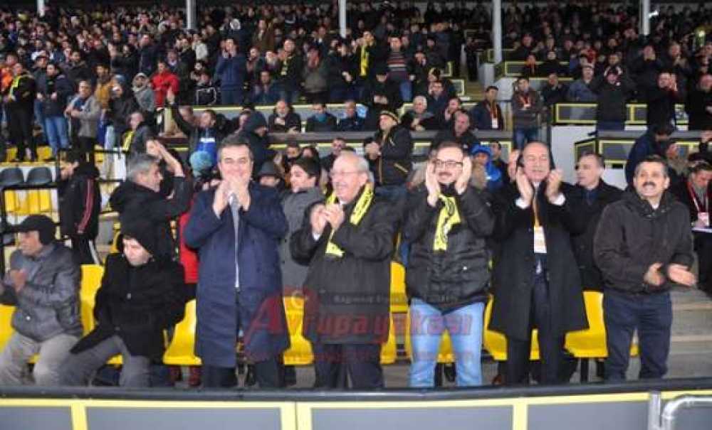 Tekirdağspor`un Zirve Yürüyüşü Sürüyor