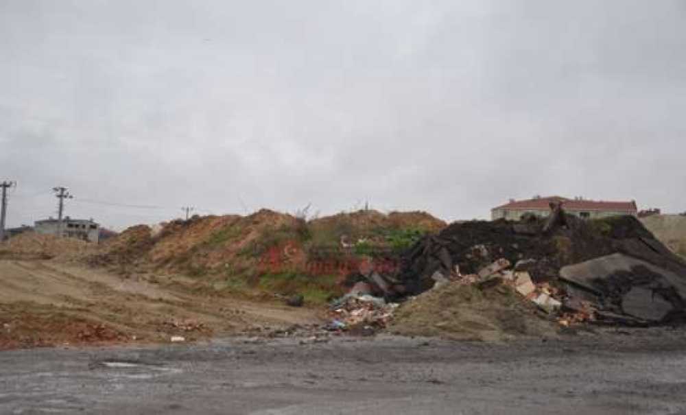 Çorlu Girişi Hafriyat Alanı Oldu