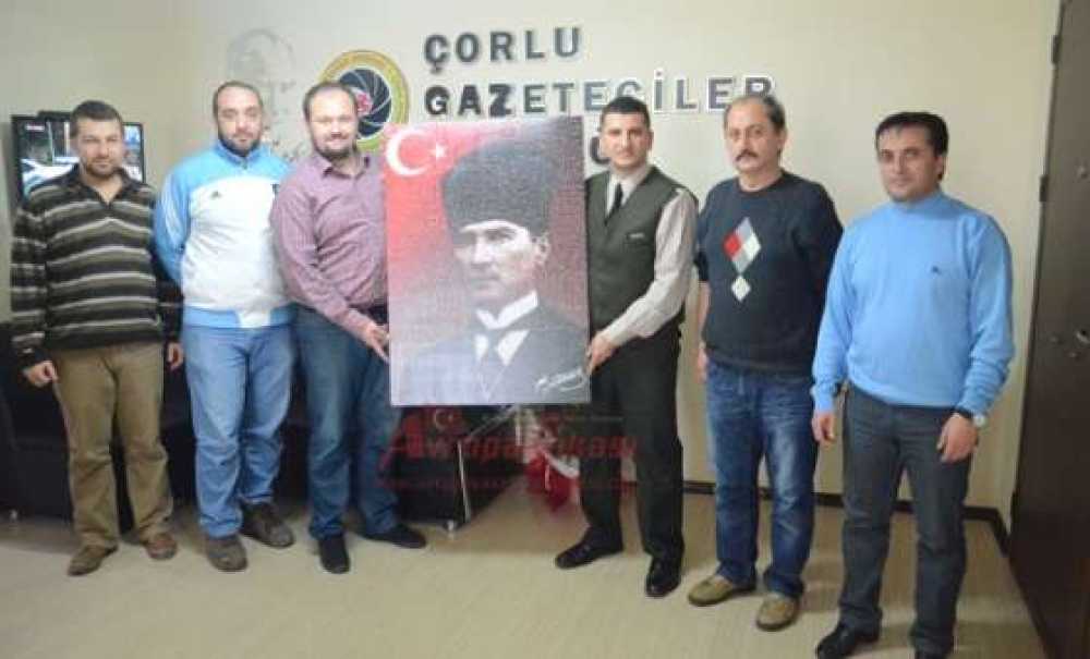 Komutan Gürzsoy'dan Çorlu Gazeteciler Derneği'ne Ziyaret