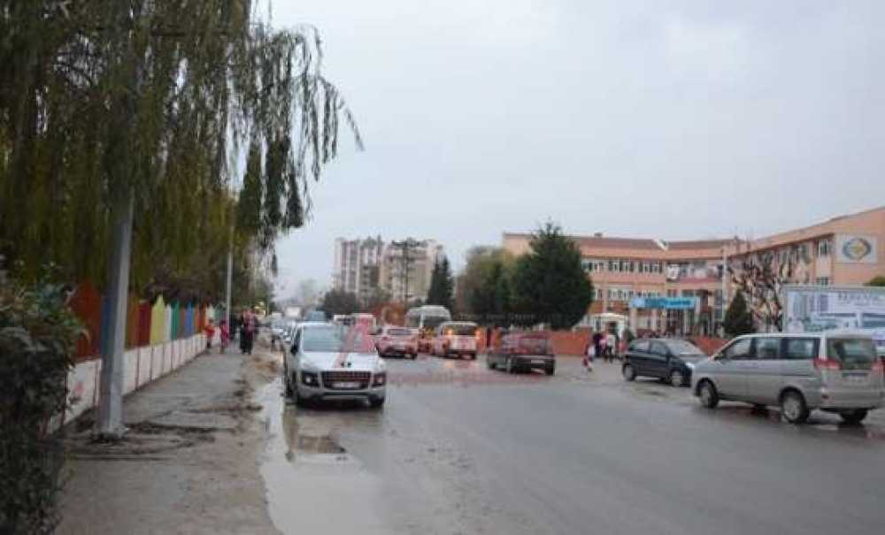Öğrenci Ve Velilerden Çağrı;“Kaldırım İstiyoruz”