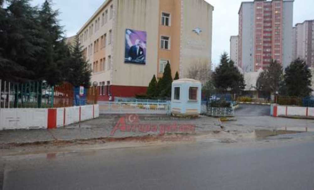 Öğrenci Ve Velilerden Çağrı;“Kaldırım İstiyoruz”