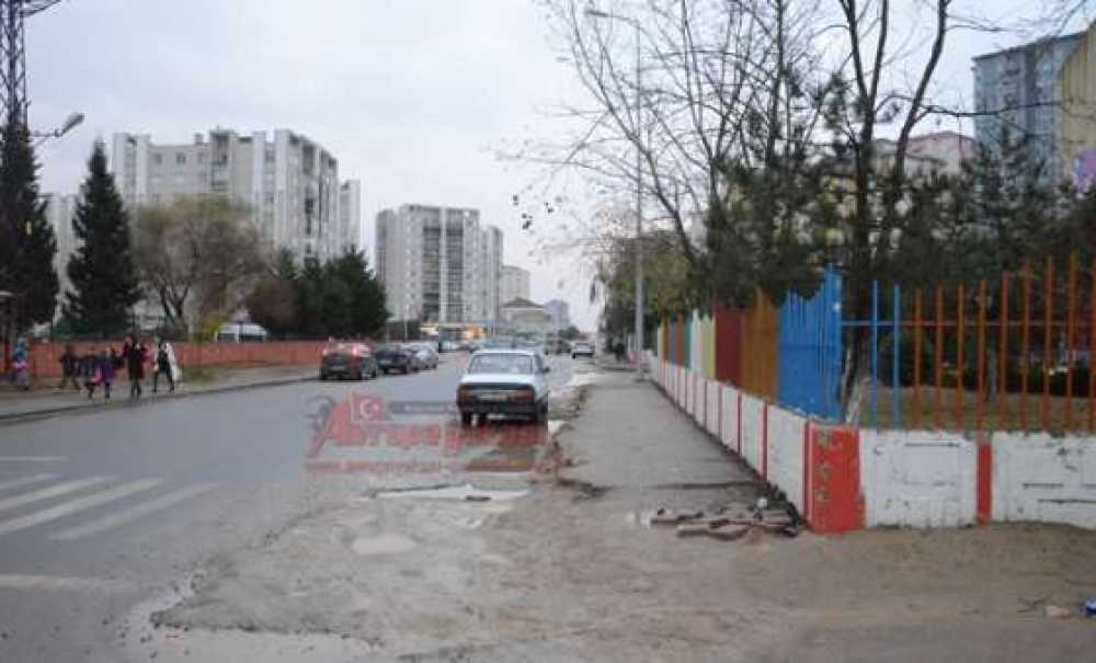 Öğrenci Ve Velilerden Çağrı;“Kaldırım İstiyoruz”