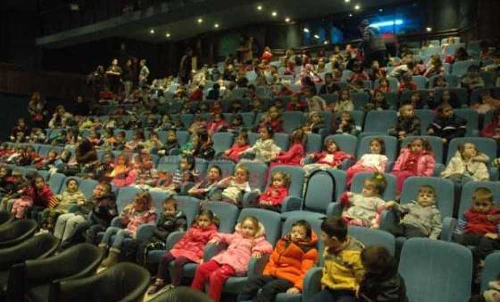 Miniklerin Tiyatro Keyfi