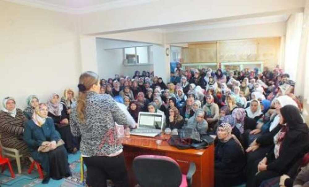 Çorlu`da Kanserle Mücadele Seminerleri Devam Ediyor