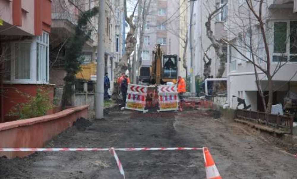 Bahçelievler`de Kanalizasyon Çalışmaları Sürüyor