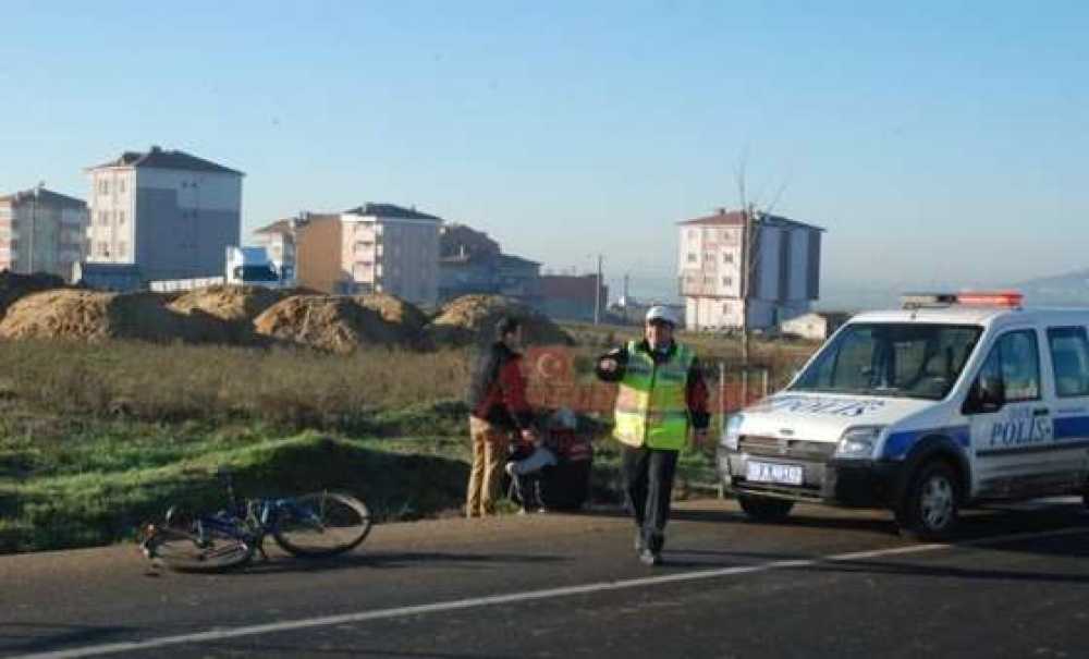 Otomobil Bisikletli Yaşlı Adama Çarptı 1 Yaralı