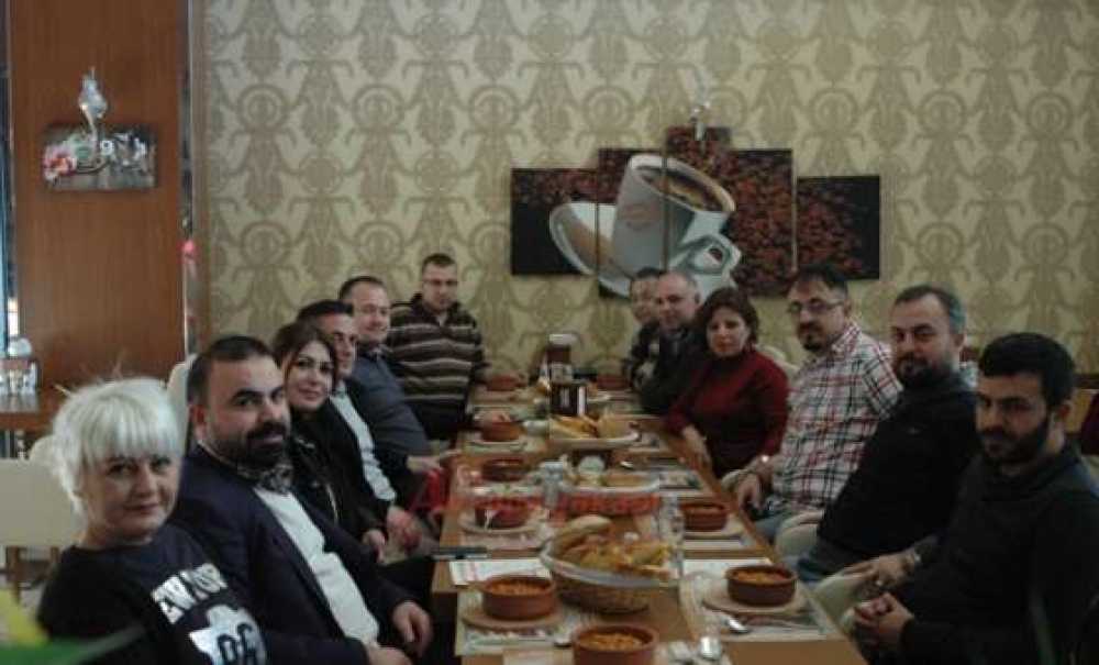 Çorlu Gazeteciler Derneği Üyeleri Öğle Yemeğinde Buluştu