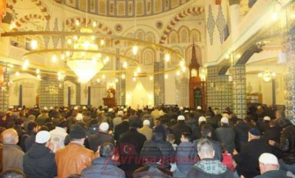 Çorlu`da Kandili Coşku Ile Kutlandı