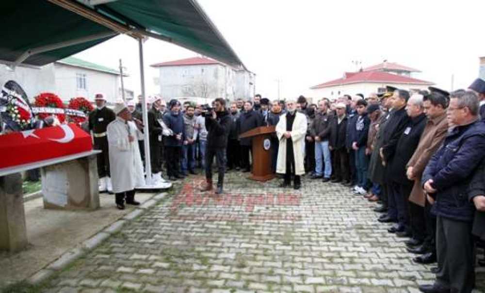 Şehit Askerin Cenazesi Çorlu Havaalanına Getirildi