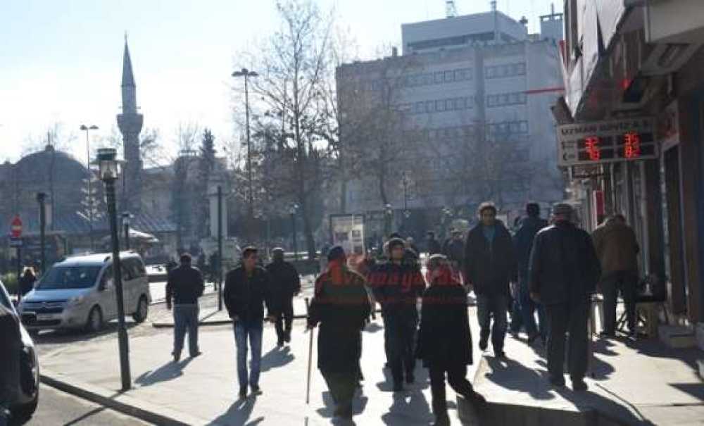 Güneşli Hava Şaşkına Çevirdi