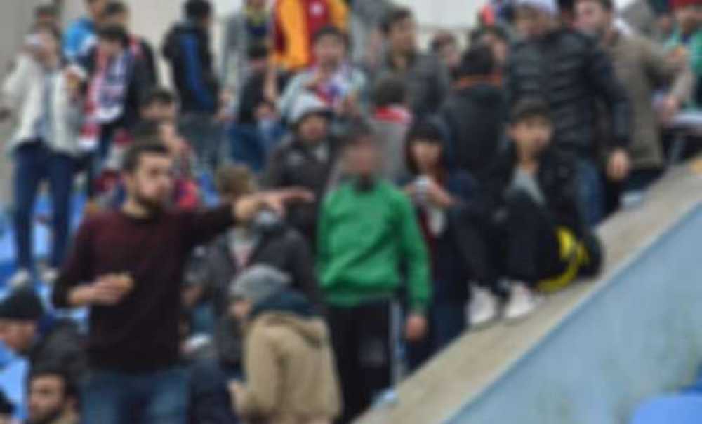 Olay Çıkaran Taraftar Yine Tribünlerde