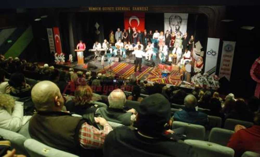 20 Kişilik Solo 250 Kişilik Koro