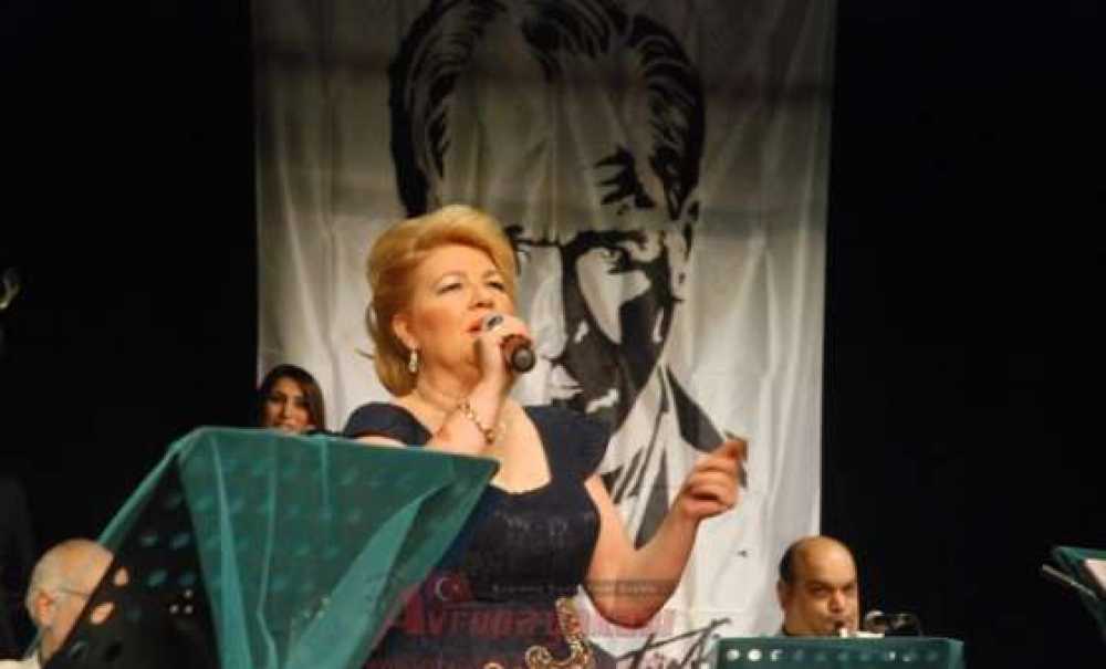 20 Kişilik Solo 250 Kişilik Koro