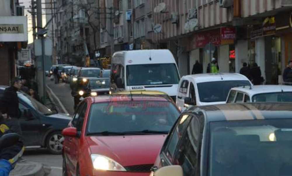 Yollar Otopark Oluyor