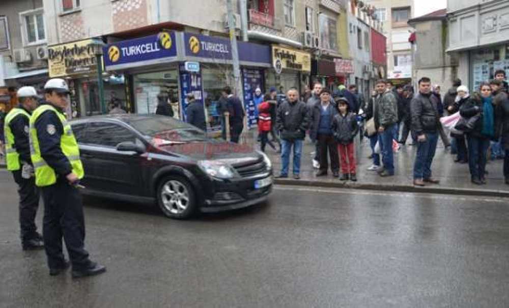 Çorlu'da Satırlı Bıçaklı Kavga 4 Yaralı