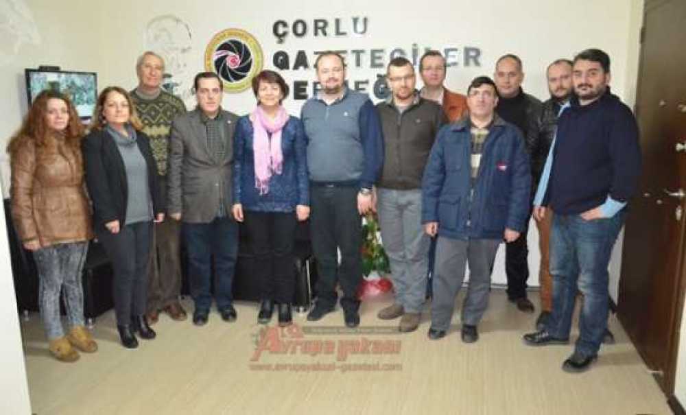 Kızılay Çorlu Şubesi`nden Çorlu Gazeteciler Derneği`ne Ziyaret