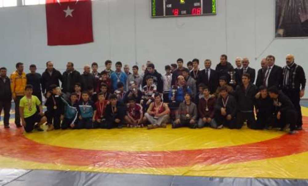 Halk Eğitimi Merkezinin Güreşçileri Başarılı Oldu