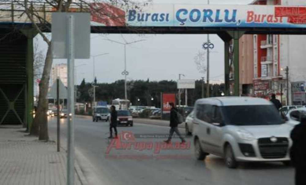 Yayalar Üst Geçidi Israrla Kullanmıyor