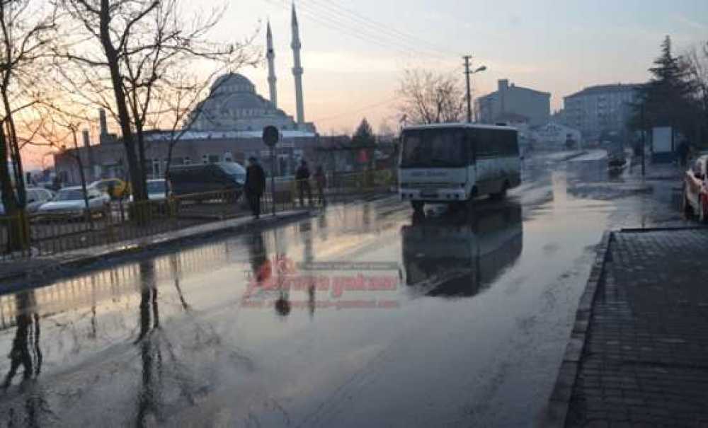 Karlar Eridi Çamuru Kaldı