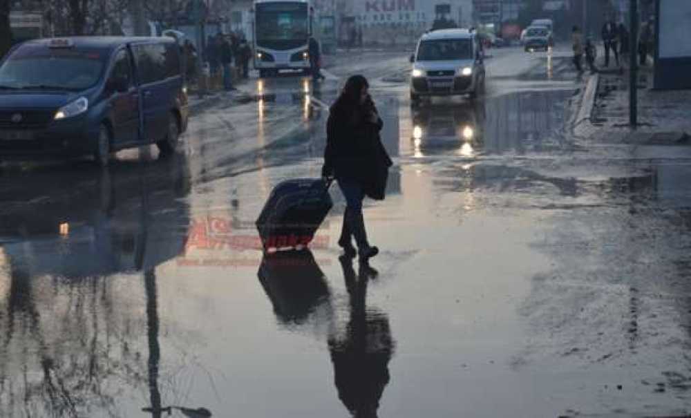 Karlar Eridi Çamuru Kaldı