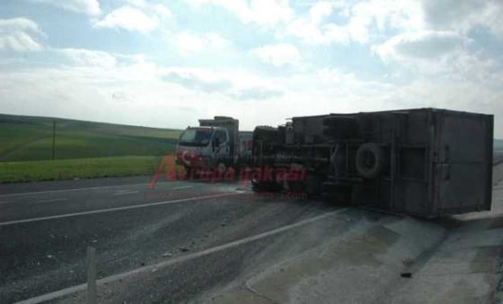 Kontrolden Çıkan Kamyonet Devrildi