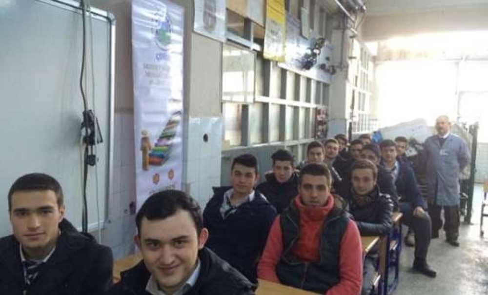 Bu Kez Öğretmenleri Sözlüye Kalktı