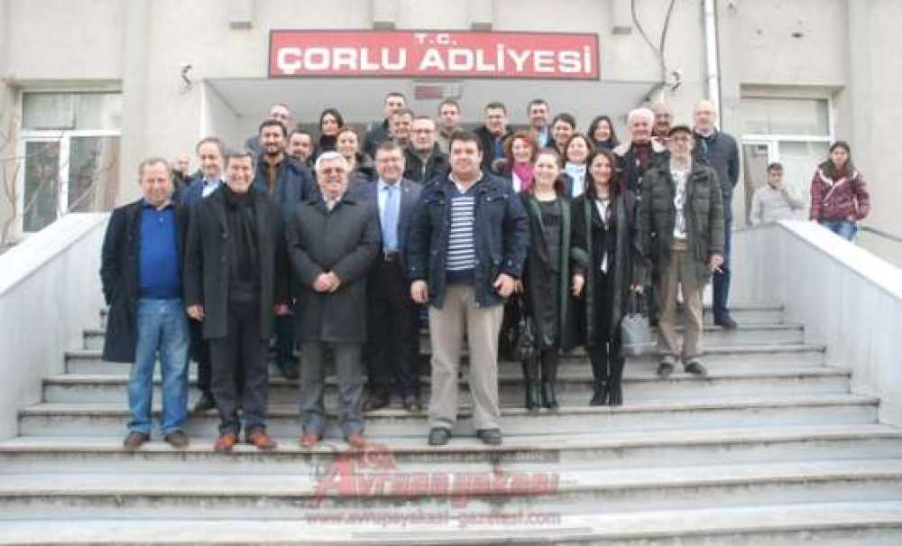 Chp`li Gençlerin Davası Ertelendi