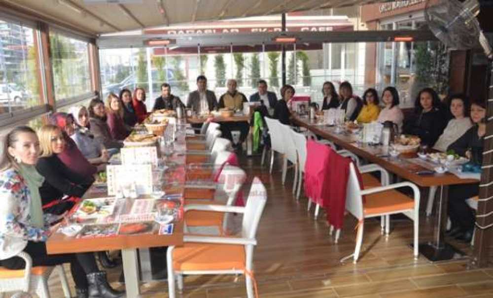 Şahinler Ortaokulu Yönetimi Velilerle Buluştu